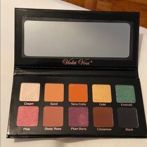 Eyeshadow palette
